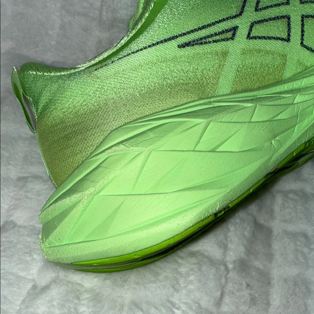 ASICS Novablast 4 Illuminate Green Running Shoes W9.5 2023 - Picture 9 of 16